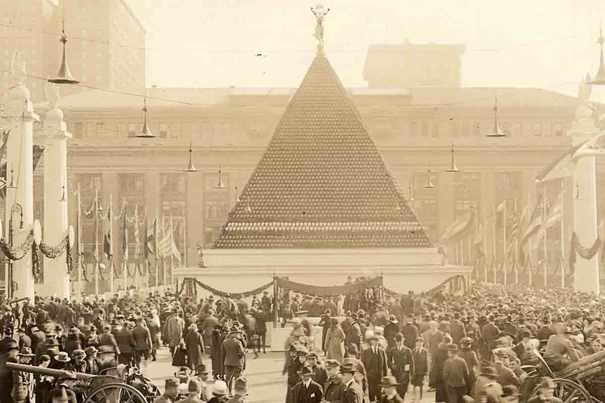 Bernhard Willhelm タンクトップ New York City Built a WWI Victory Monument Out of 85,000 German
